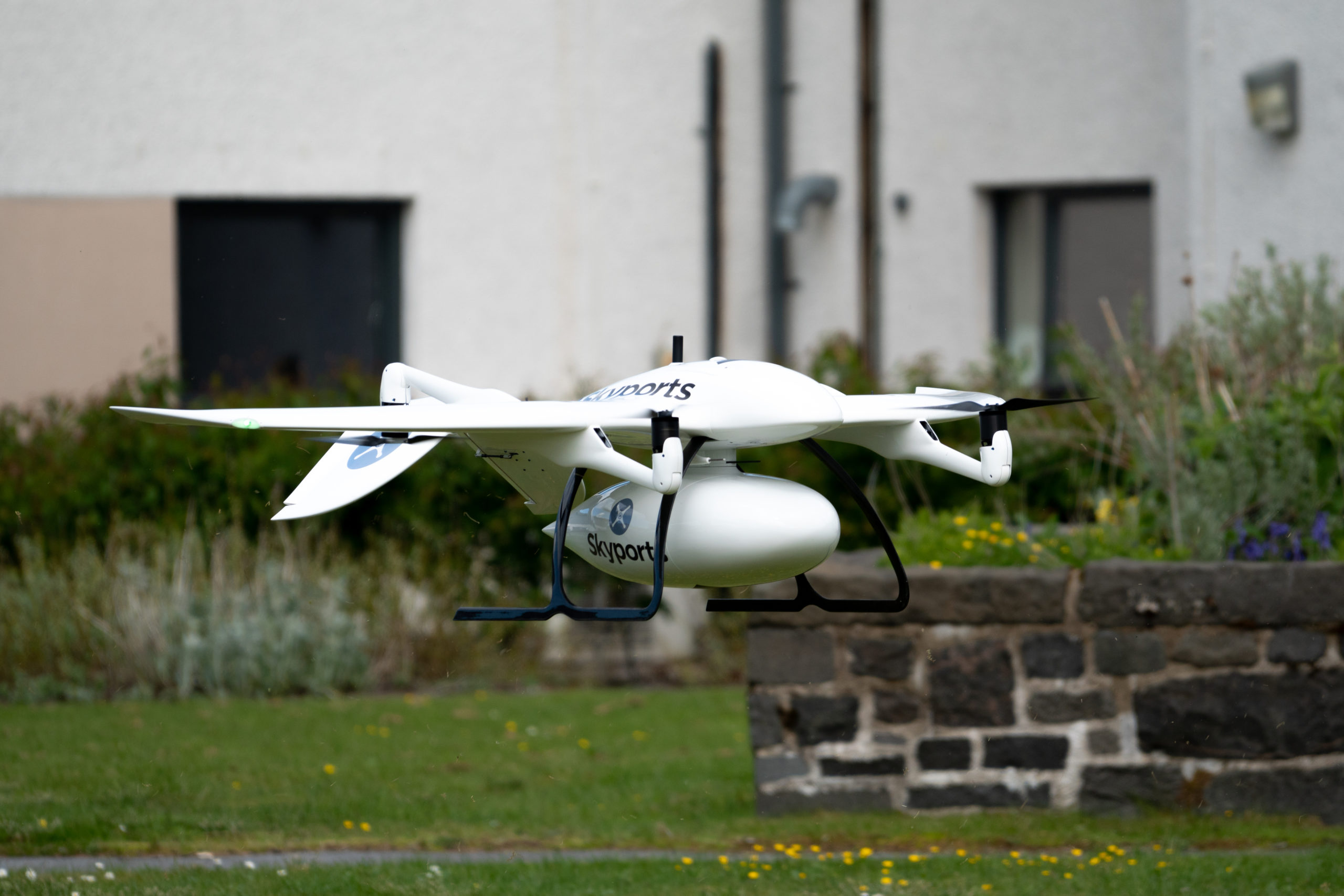 Eine Drohne von Wingcopter startet zur „Mission Corona”. Credit: Wingcopter