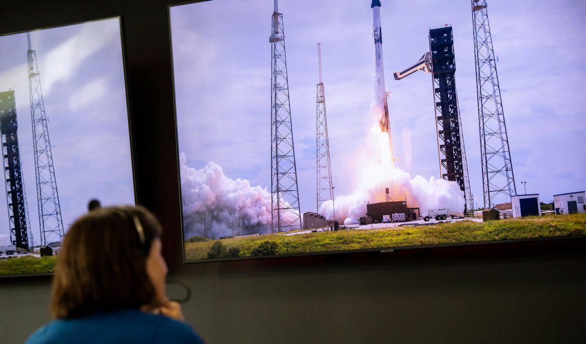 Shannon Walker überwacht Start der SpaceX Crew-9 Mission zur ISS mit NASA-Astronaut Nick Hague und Roscosmos-Kosmonaut Aleksandr Gorbunov, 28. September 2024, Kennedy Space Center, Florida. Foto: Photo Credit: NASA/Keegan Barber